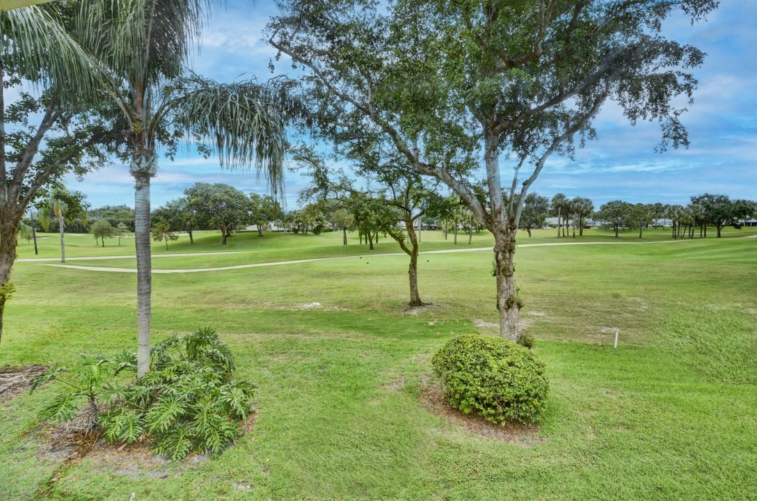 For Sale: $79,900 (2 beds, 2 baths, 1562 Square Feet)