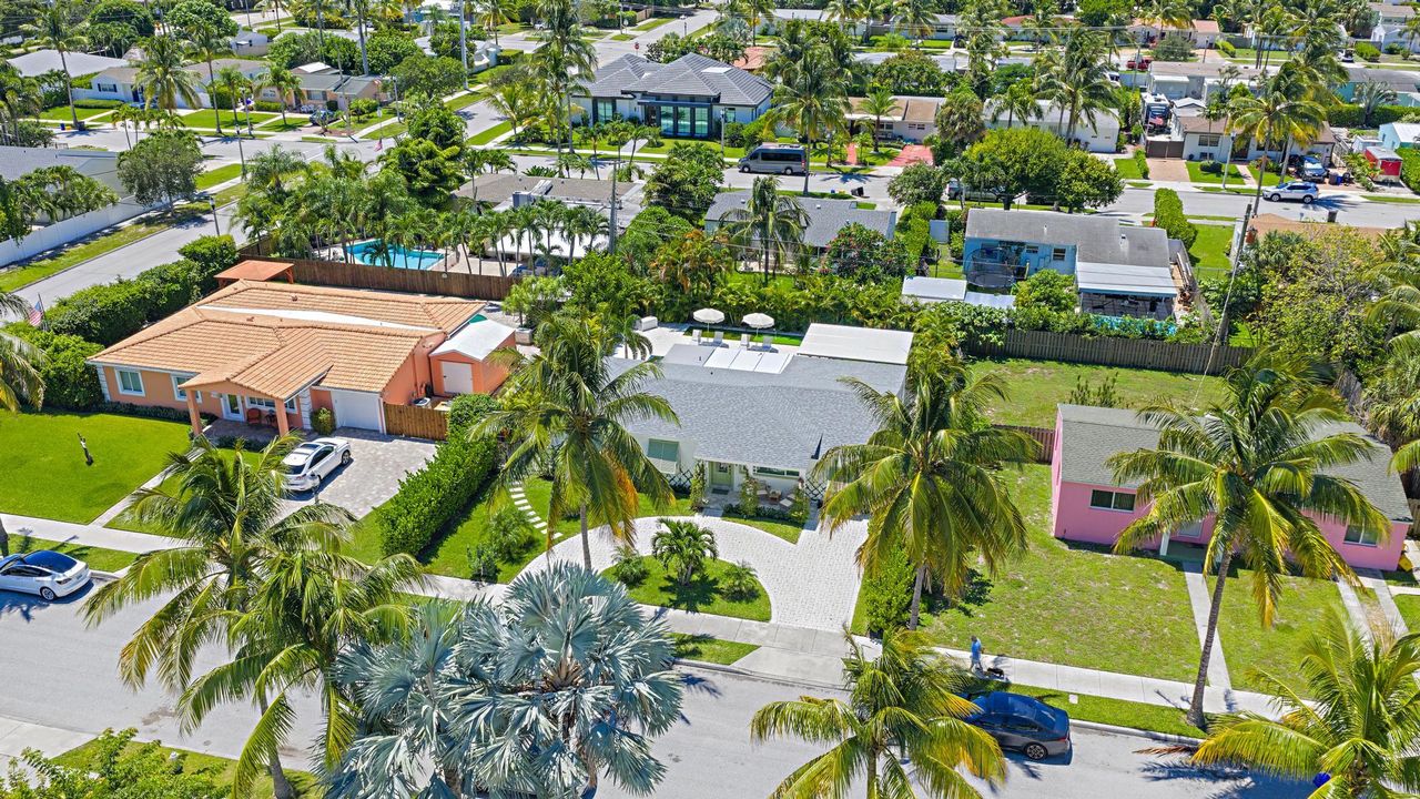 For Rent: $13,000 (3 beds, 2 baths, 1683 Square Feet)