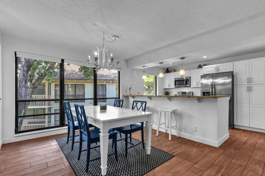 В аренду: $3,000 (2 спален, 2 ванн, 1366 Квадратных фут)