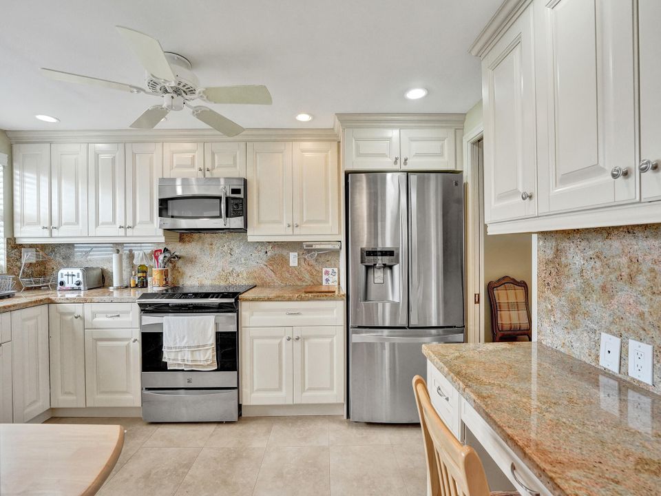 Active With Contract: $4,500 (2 beds, 2 baths, 1201 Square Feet)