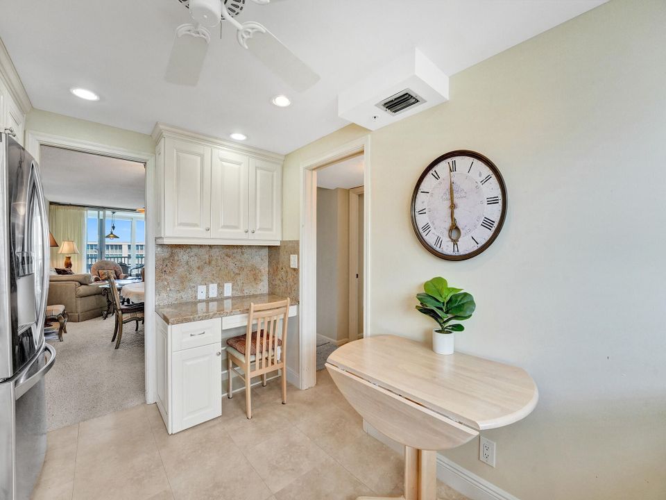 Active With Contract: $4,500 (2 beds, 2 baths, 1201 Square Feet)