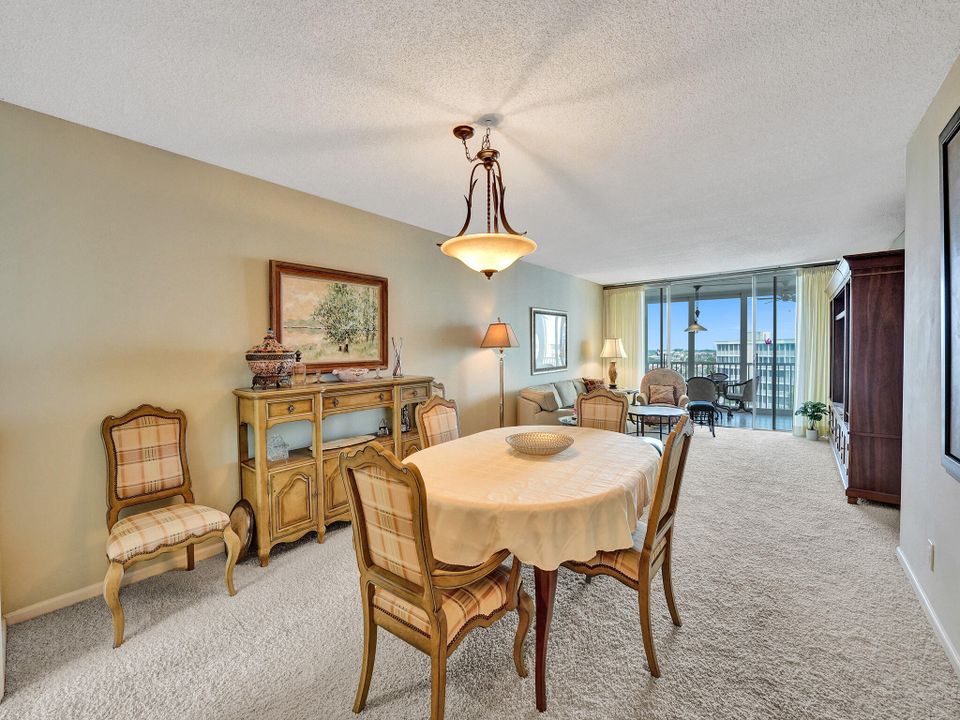 Active With Contract: $4,500 (2 beds, 2 baths, 1201 Square Feet)