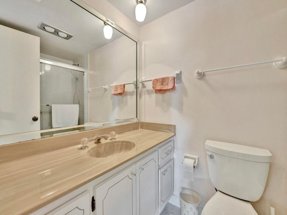 Active With Contract: $4,500 (2 beds, 2 baths, 1201 Square Feet)