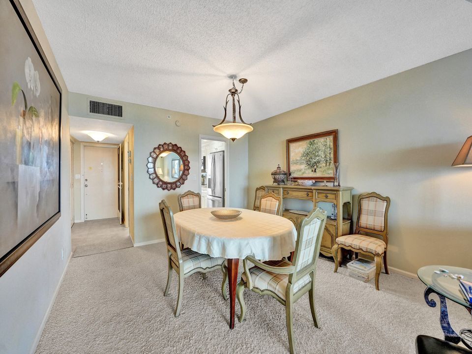 Active With Contract: $4,500 (2 beds, 2 baths, 1201 Square Feet)