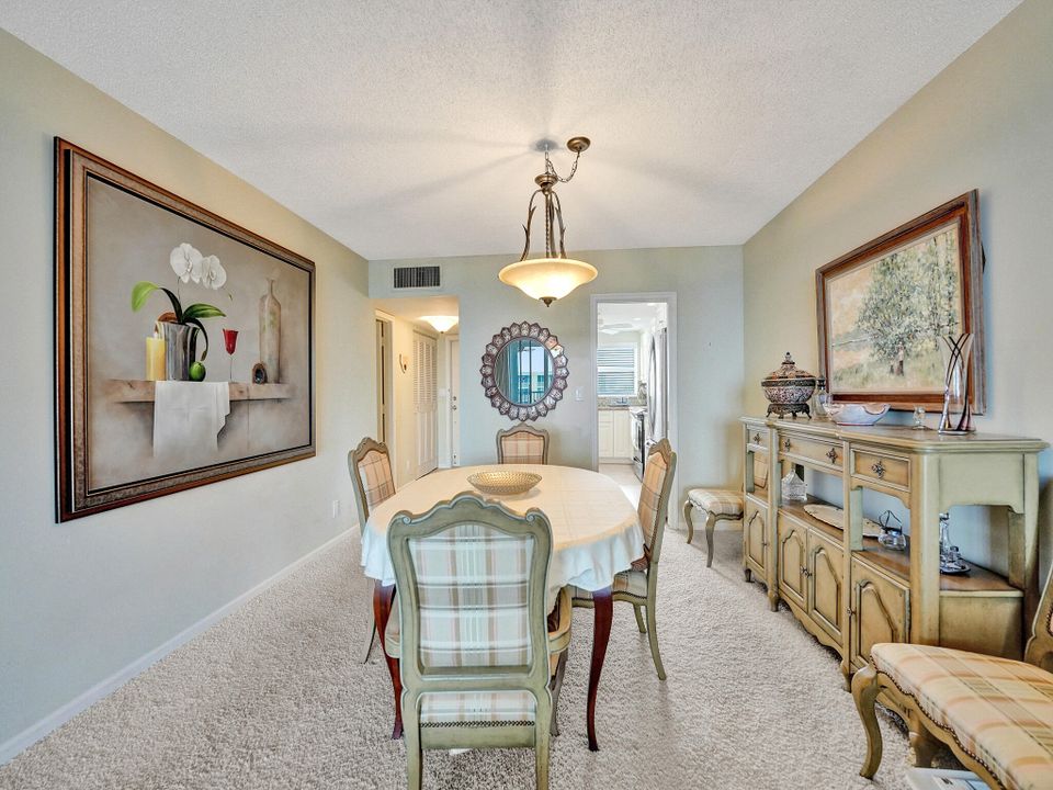 Active With Contract: $4,500 (2 beds, 2 baths, 1201 Square Feet)