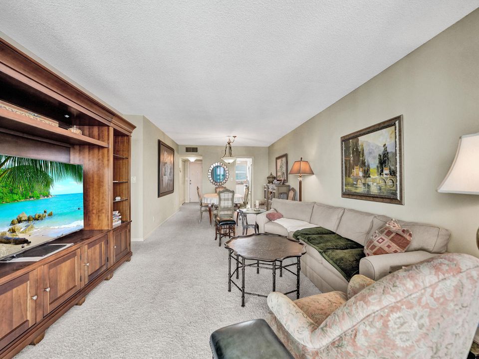 Active With Contract: $4,500 (2 beds, 2 baths, 1201 Square Feet)