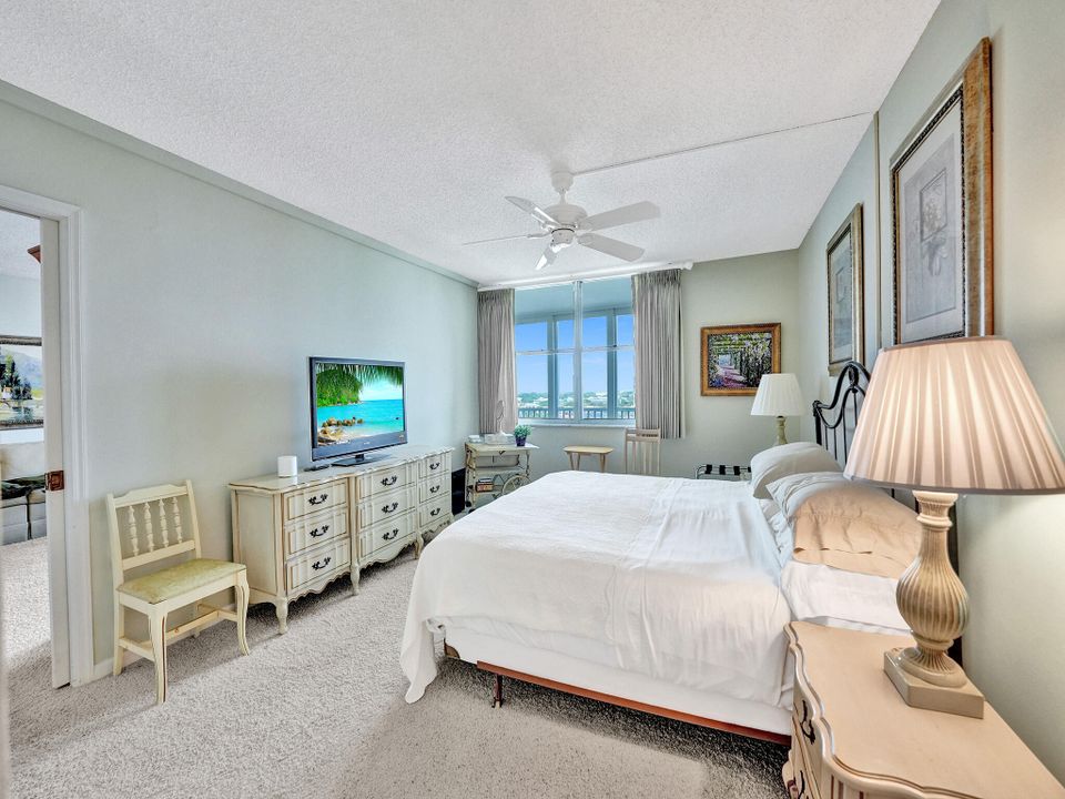 Active With Contract: $4,500 (2 beds, 2 baths, 1201 Square Feet)