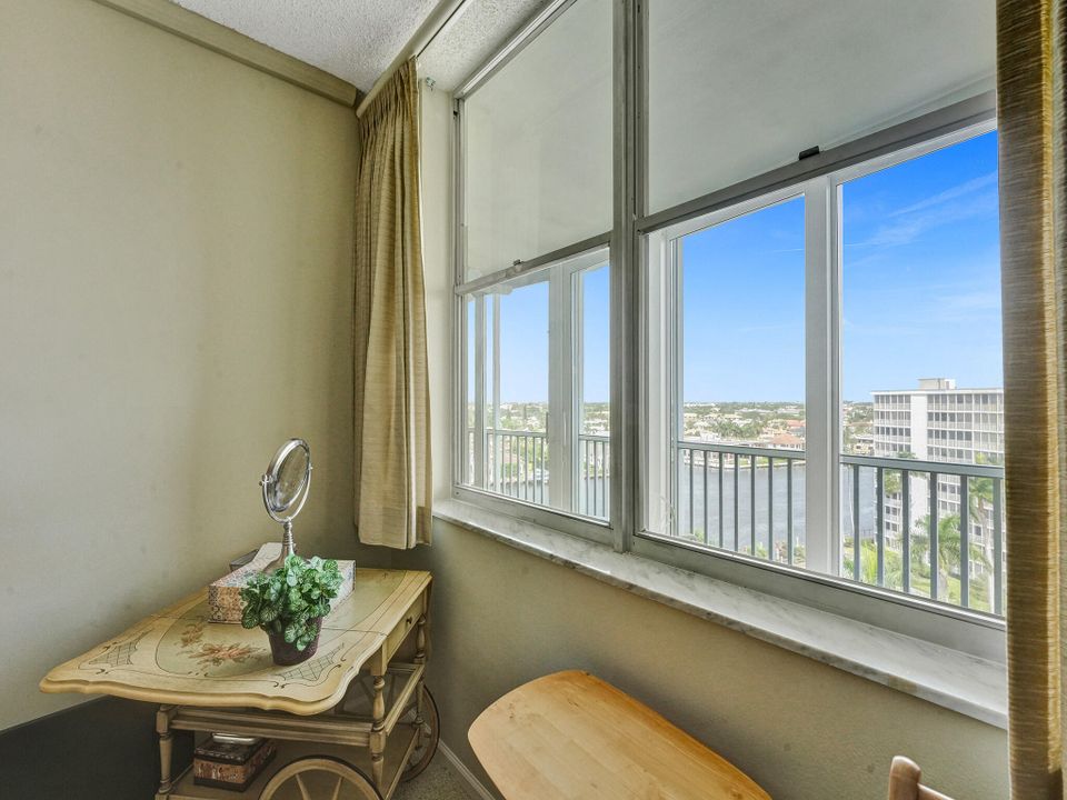 Active With Contract: $4,500 (2 beds, 2 baths, 1201 Square Feet)