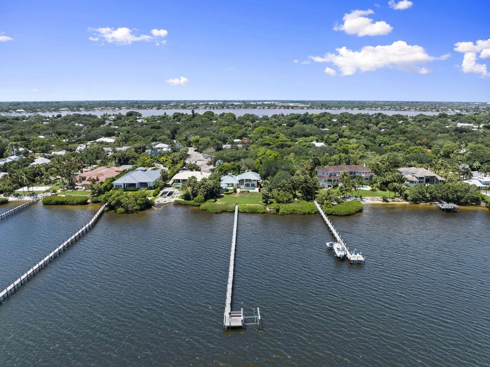 На продажу: $3,495,888 (3 спален, 3 ванн, 4841 Квадратных фут)