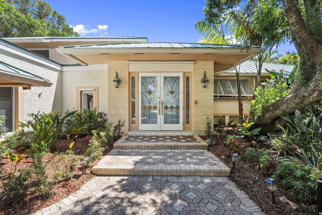 На продажу: $3,495,888 (3 спален, 3 ванн, 4841 Квадратных фут)