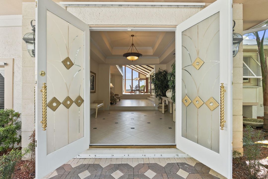 На продажу: $3,495,888 (3 спален, 3 ванн, 4841 Квадратных фут)