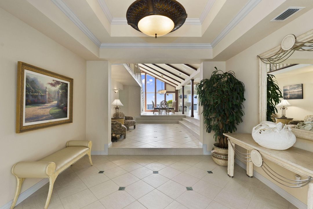 На продажу: $3,495,888 (3 спален, 3 ванн, 4841 Квадратных фут)