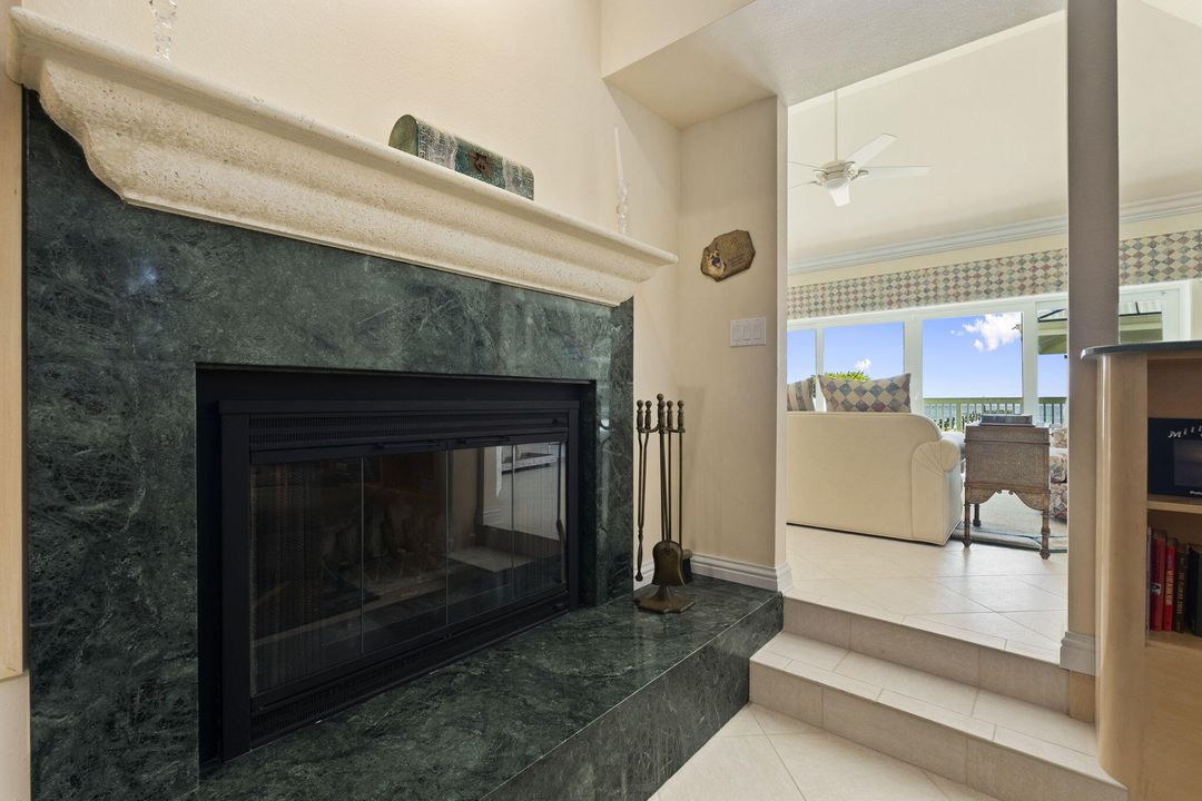 На продажу: $3,495,888 (3 спален, 3 ванн, 4841 Квадратных фут)