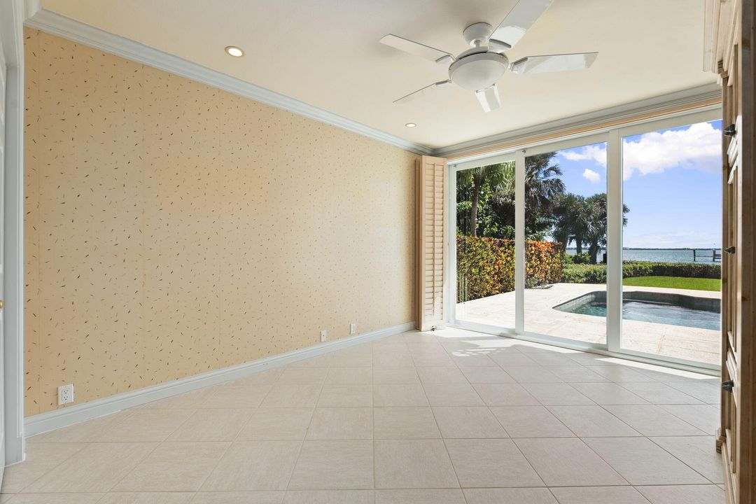 На продажу: $3,495,888 (3 спален, 3 ванн, 4841 Квадратных фут)