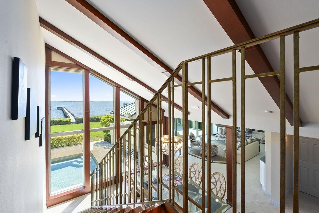 На продажу: $3,495,888 (3 спален, 3 ванн, 4841 Квадратных фут)