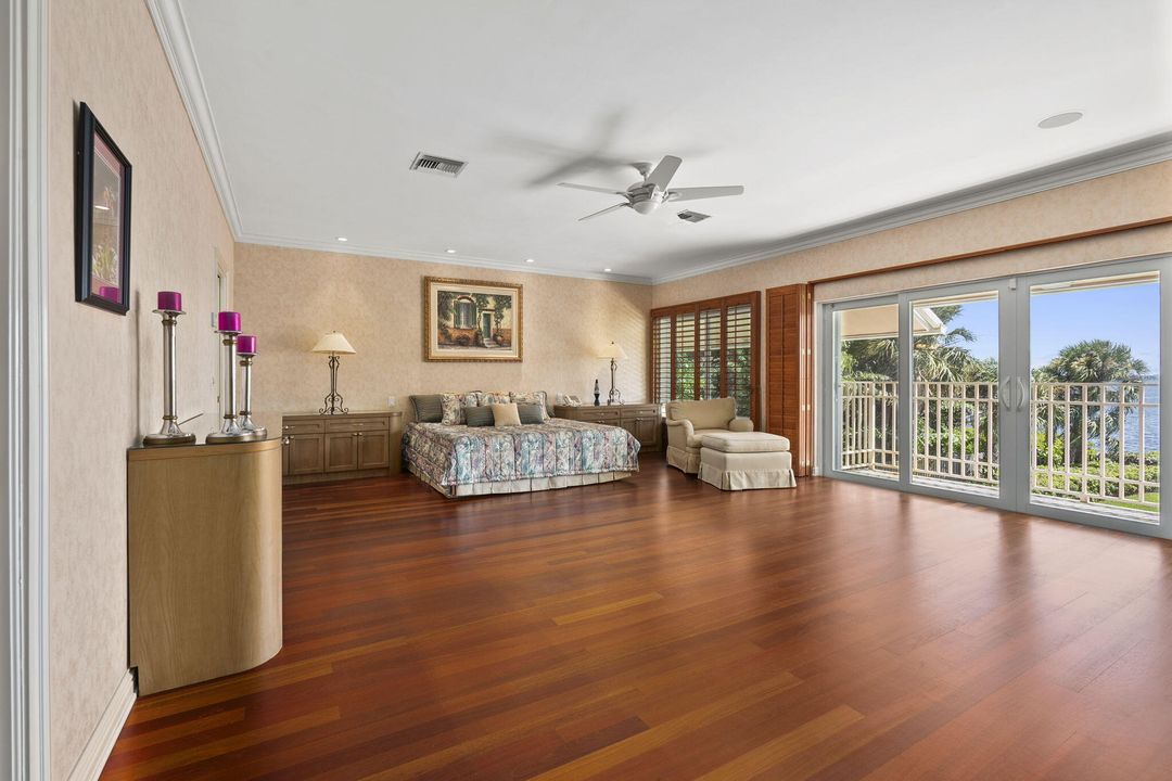 На продажу: $3,495,888 (3 спален, 3 ванн, 4841 Квадратных фут)