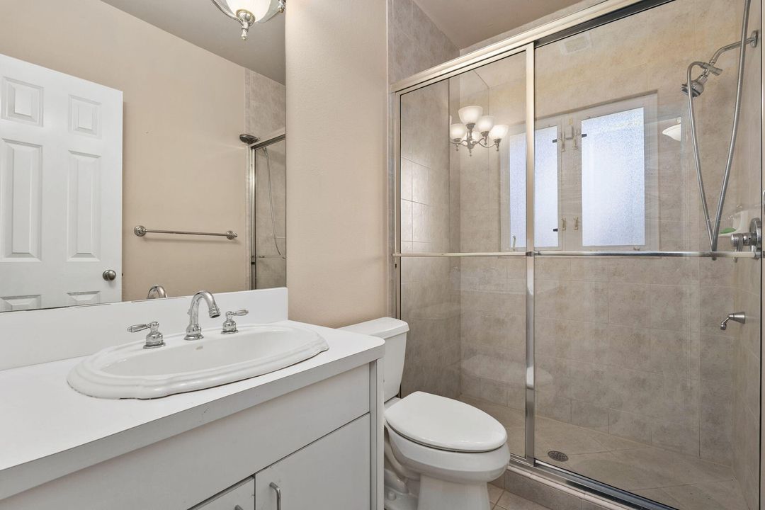 На продажу: $3,495,888 (3 спален, 3 ванн, 4841 Квадратных фут)