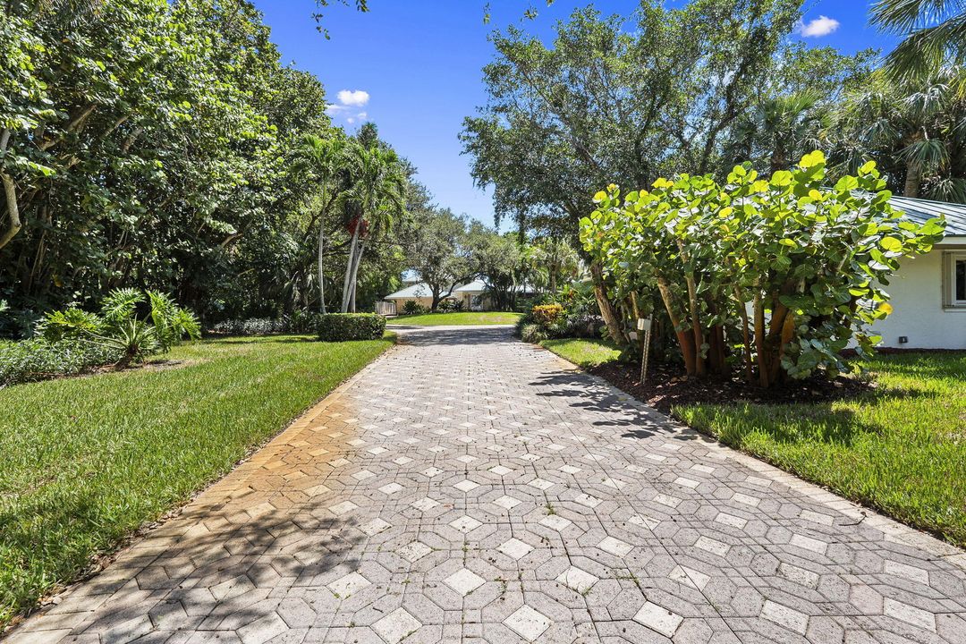 На продажу: $3,495,888 (3 спален, 3 ванн, 4841 Квадратных фут)