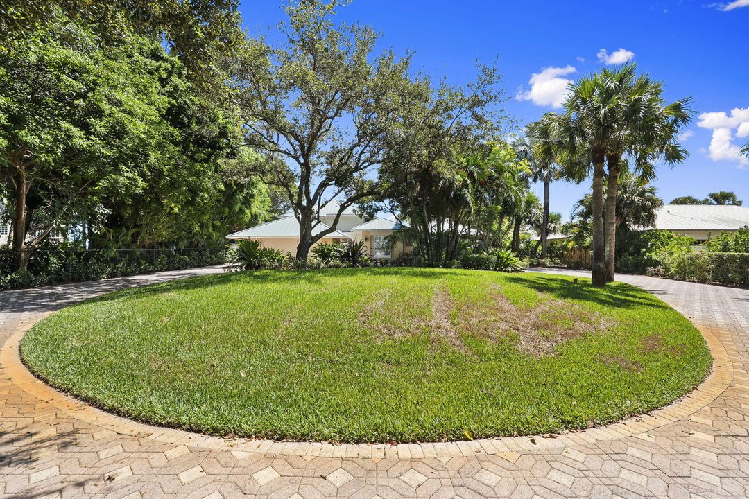 На продажу: $3,495,888 (3 спален, 3 ванн, 4841 Квадратных фут)