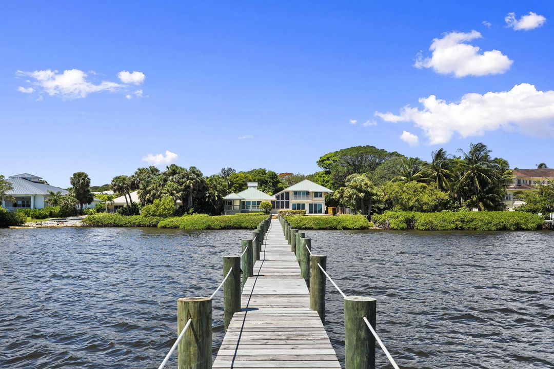 На продажу: $3,495,888 (3 спален, 3 ванн, 4841 Квадратных фут)