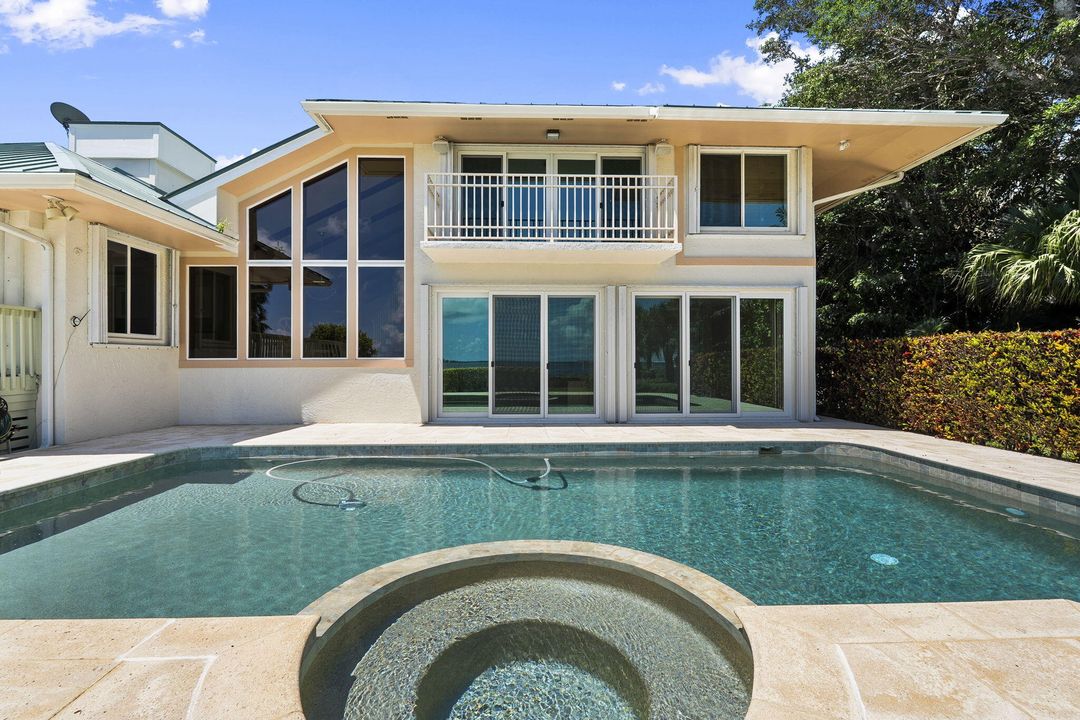 На продажу: $3,495,888 (3 спален, 3 ванн, 4841 Квадратных фут)