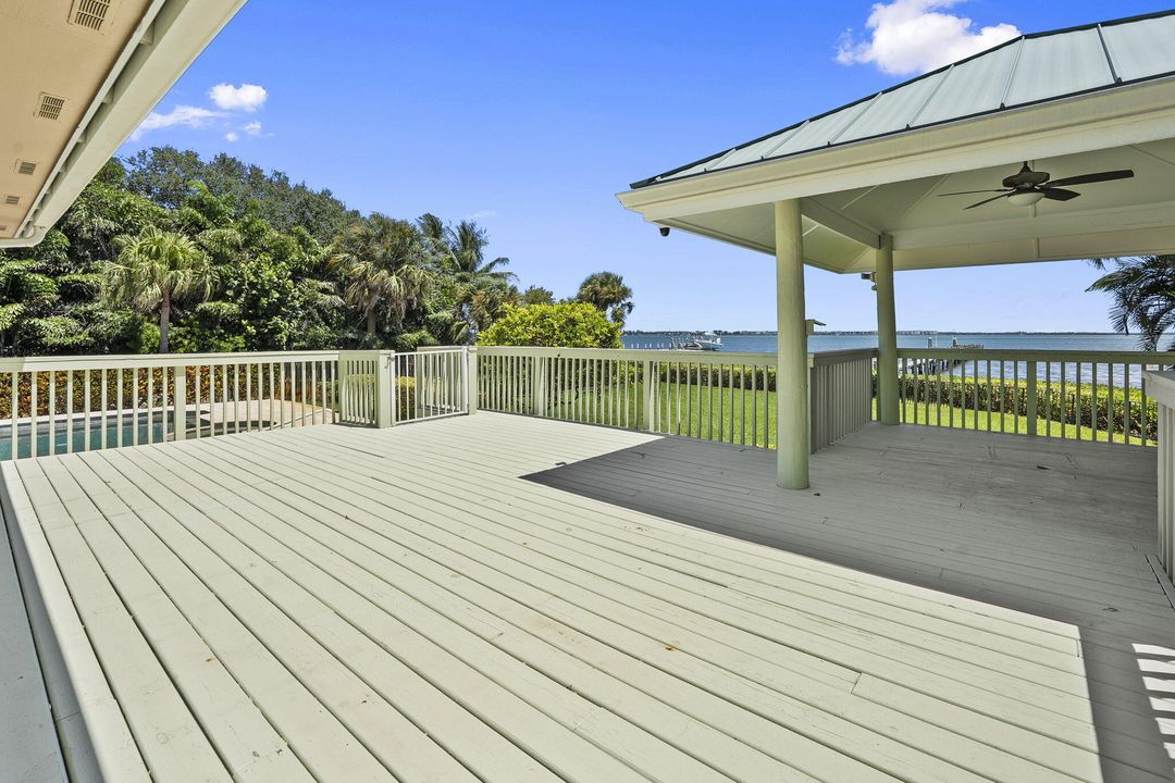 На продажу: $3,495,888 (3 спален, 3 ванн, 4841 Квадратных фут)