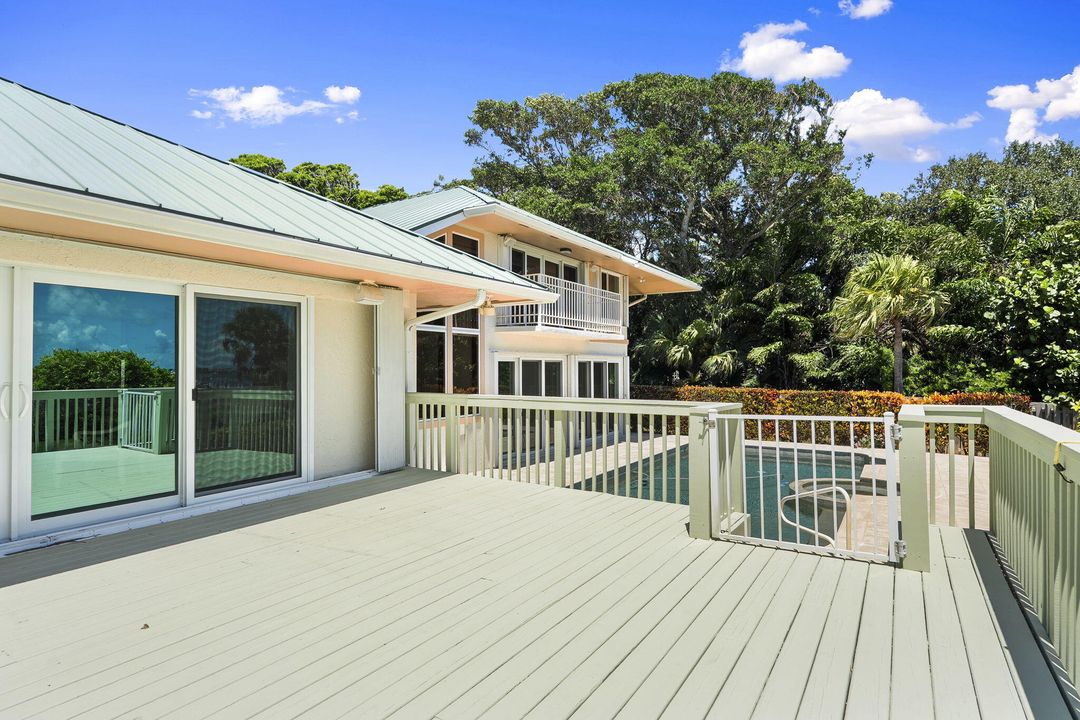 На продажу: $3,495,888 (3 спален, 3 ванн, 4841 Квадратных фут)