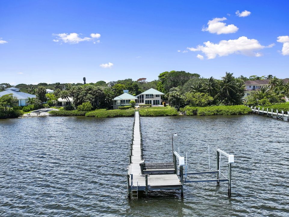 На продажу: $3,495,888 (3 спален, 3 ванн, 4841 Квадратных фут)