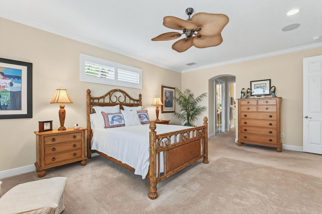 合同活跃: $649,900 (3 贝兹, 2 浴室, 2344 平方英尺)