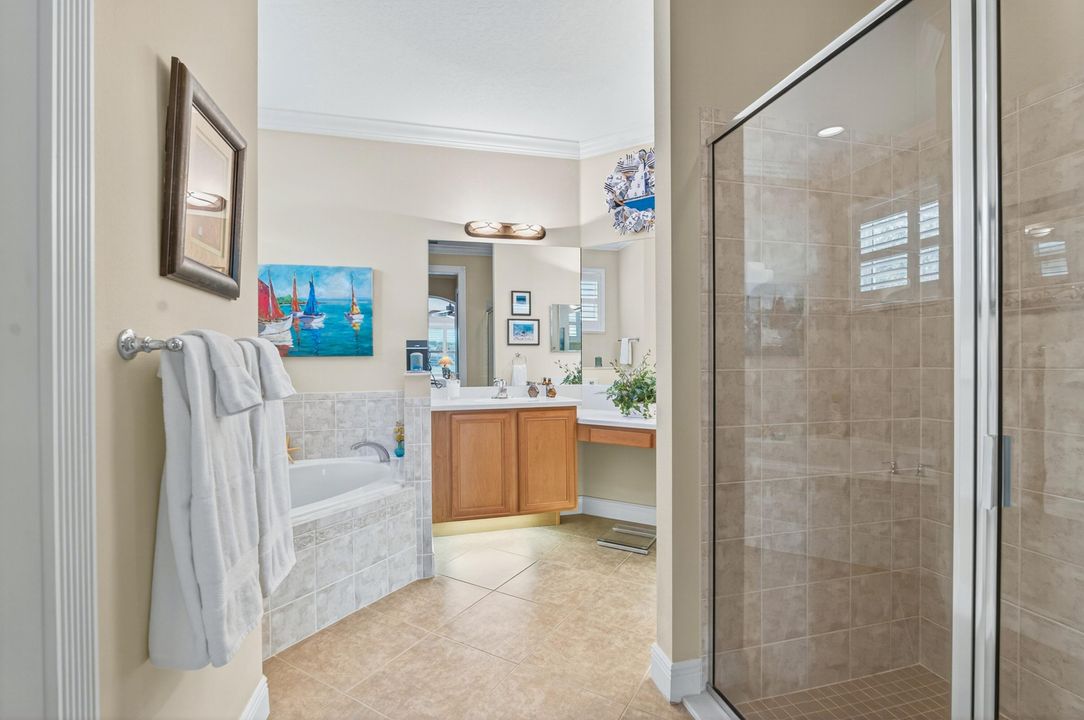 合同活跃: $649,900 (3 贝兹, 2 浴室, 2344 平方英尺)