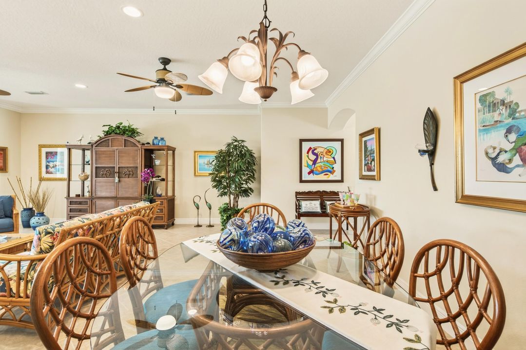 合同活跃: $649,900 (3 贝兹, 2 浴室, 2344 平方英尺)