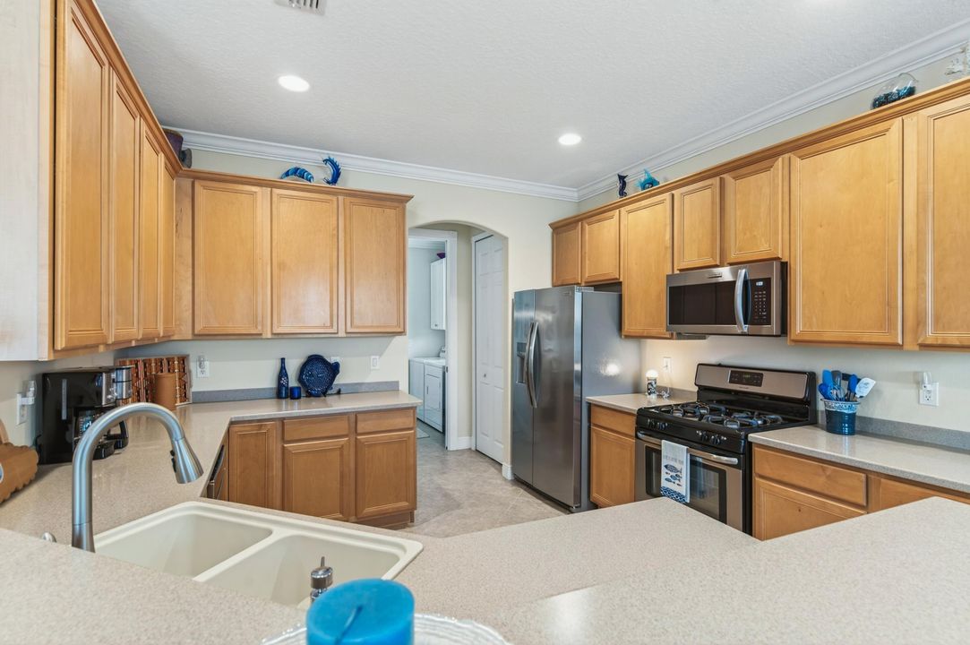 合同活跃: $649,900 (3 贝兹, 2 浴室, 2344 平方英尺)