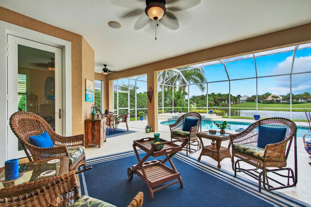 合同活跃: $649,900 (3 贝兹, 2 浴室, 2344 平方英尺)