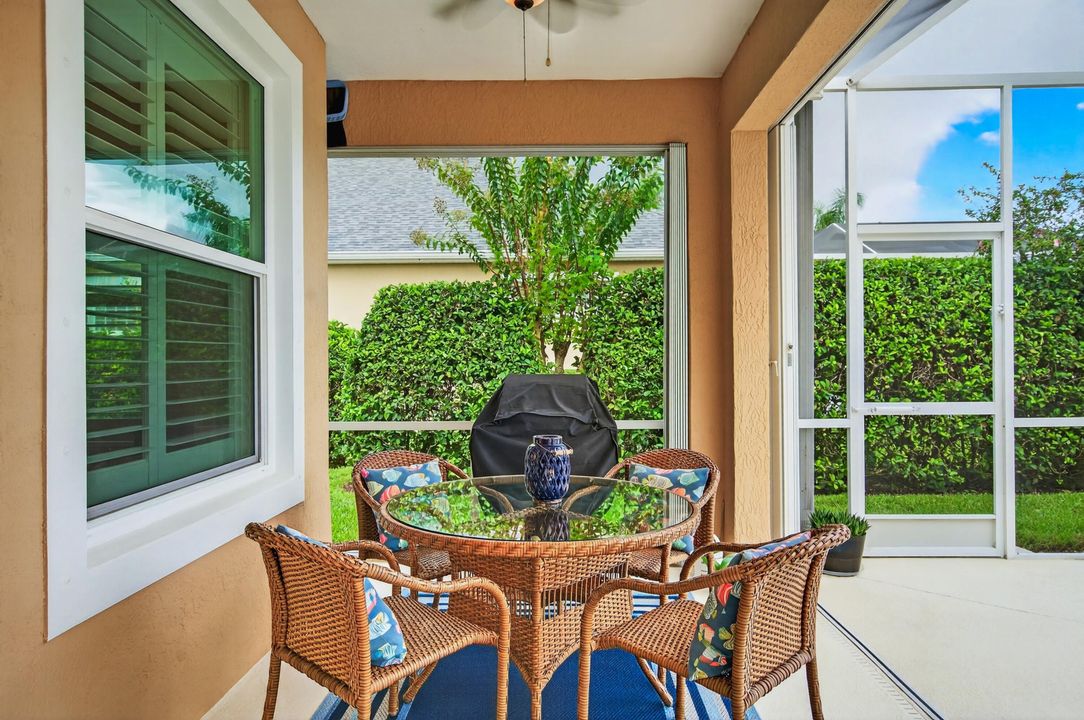 合同活跃: $649,900 (3 贝兹, 2 浴室, 2344 平方英尺)