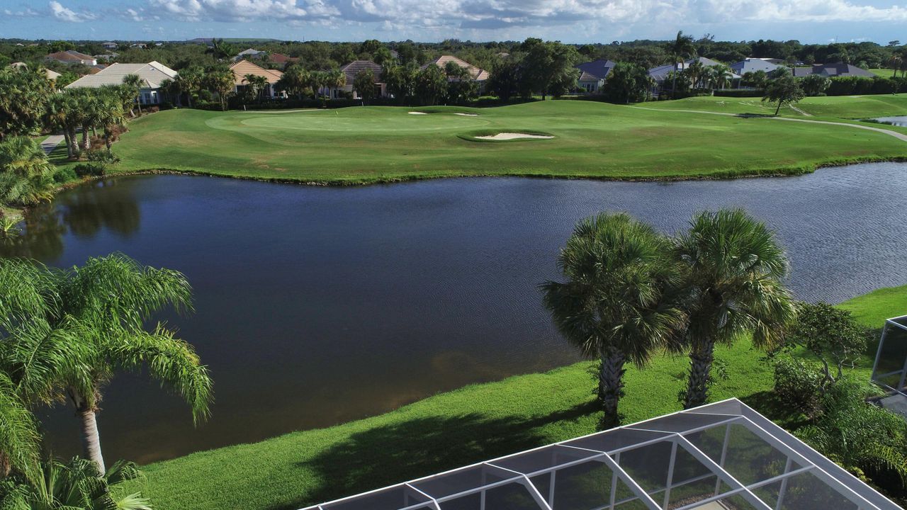 合同活跃: $649,900 (3 贝兹, 2 浴室, 2344 平方英尺)