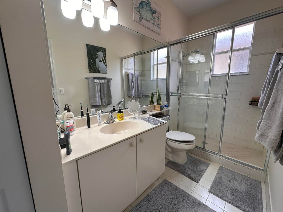 Active With Contract: $249,950 (2 beds, 2 baths, 1004 Square Feet)