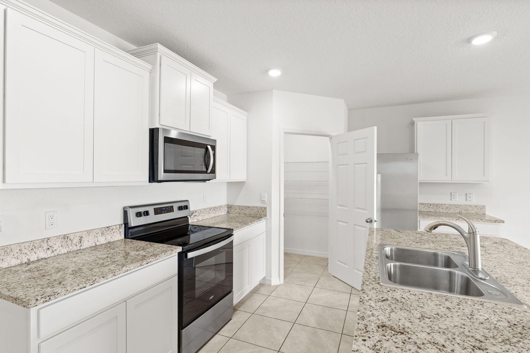 En Renta: $2,100 (4 camas, 2 baños, 1830 Pies cuadrados)