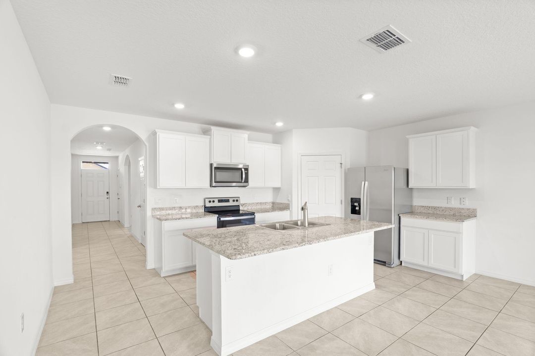 En Renta: $2,100 (4 camas, 2 baños, 1830 Pies cuadrados)