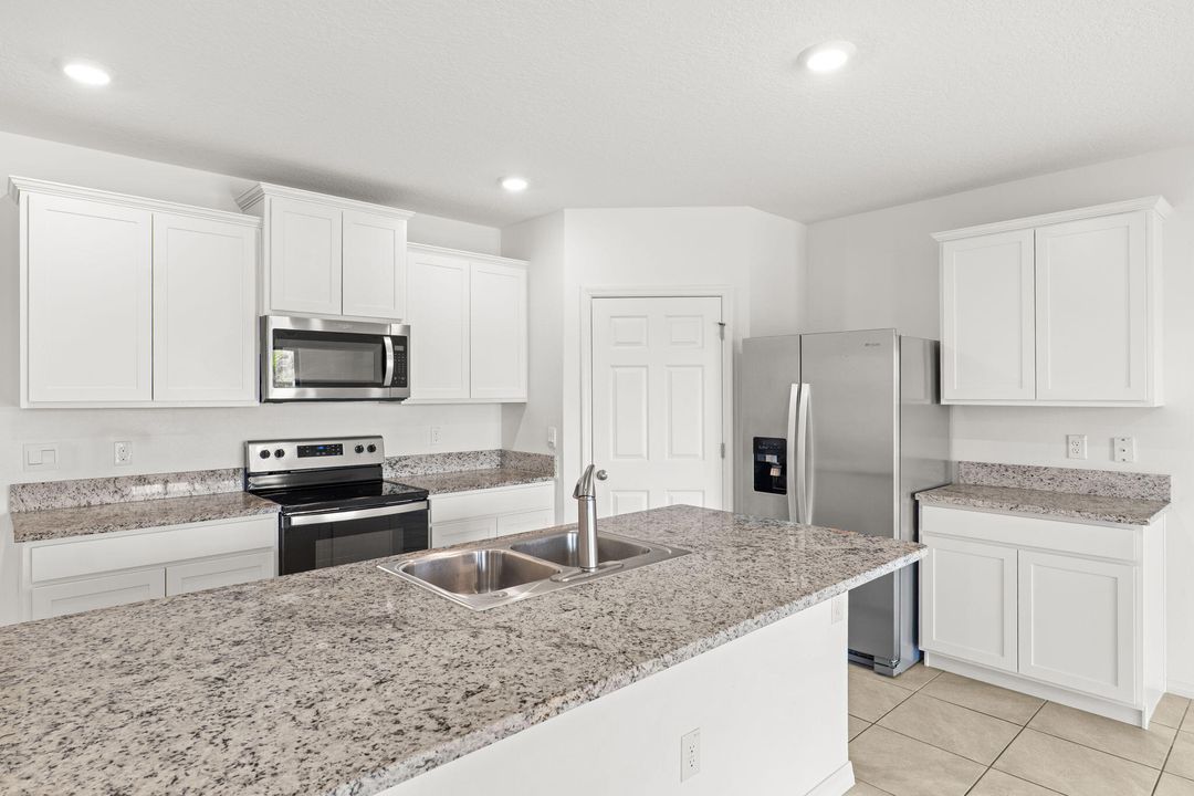 En Renta: $2,100 (4 camas, 2 baños, 1830 Pies cuadrados)