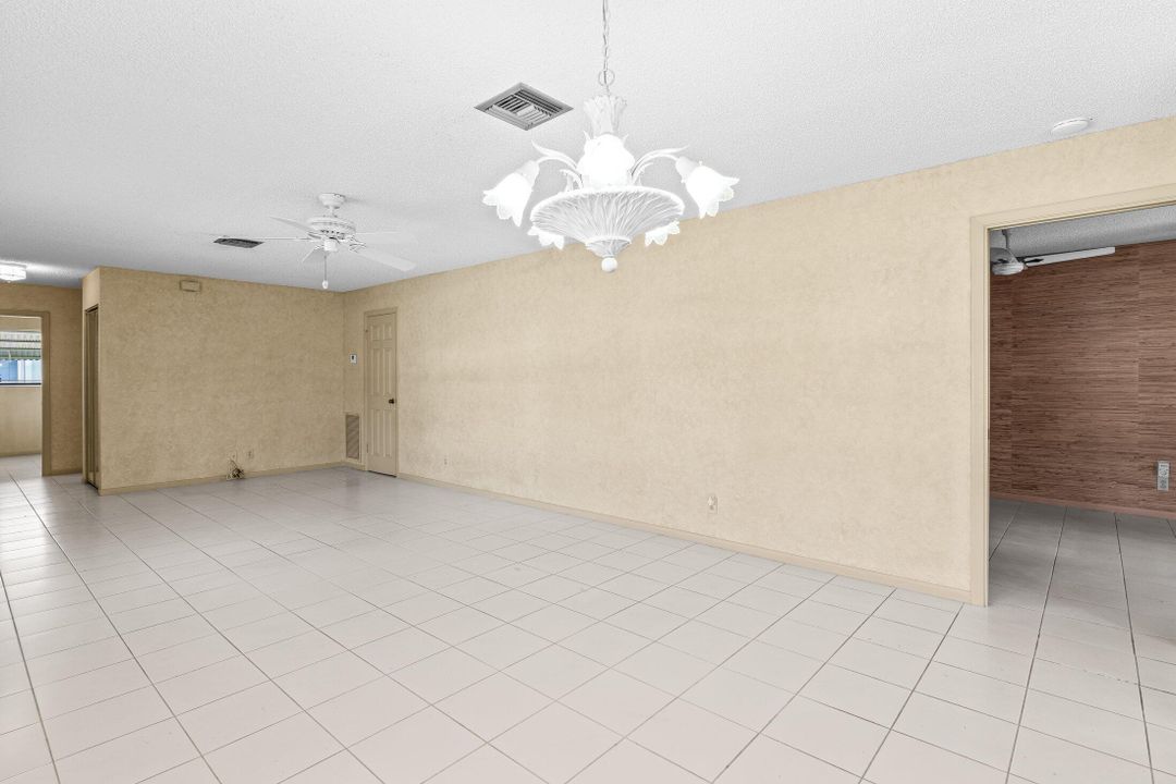 合同活跃: $195,000 (2 贝兹, 2 浴室, 1114 平方英尺)