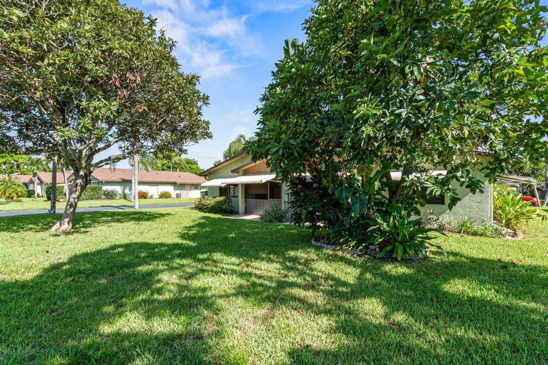 合同活跃: $195,000 (2 贝兹, 2 浴室, 1114 平方英尺)