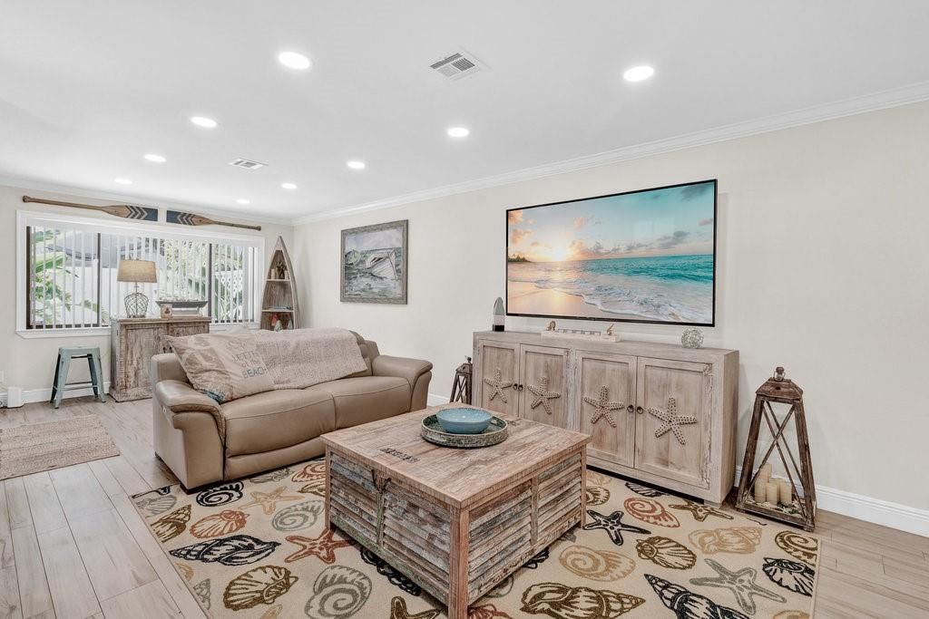 待售: $625,000 (2 贝兹, 2 浴室, 1676 平方英尺)