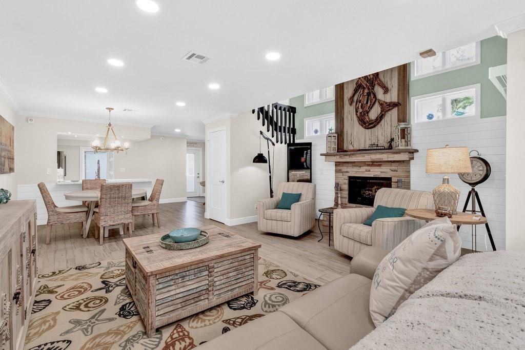 待售: $625,000 (2 贝兹, 2 浴室, 1676 平方英尺)