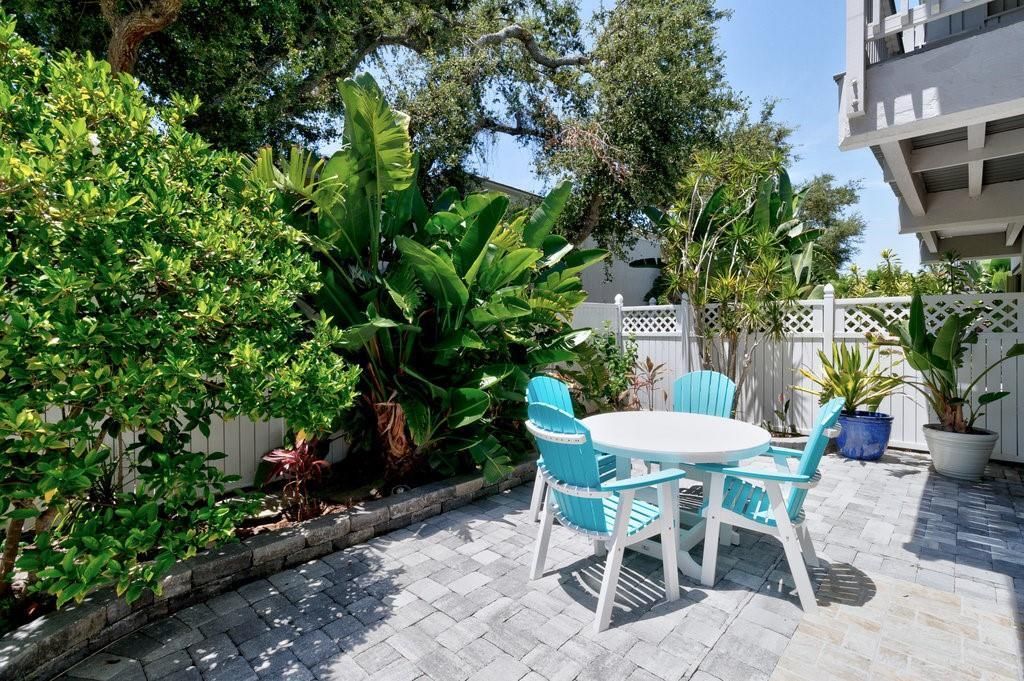 待售: $625,000 (2 贝兹, 2 浴室, 1676 平方英尺)