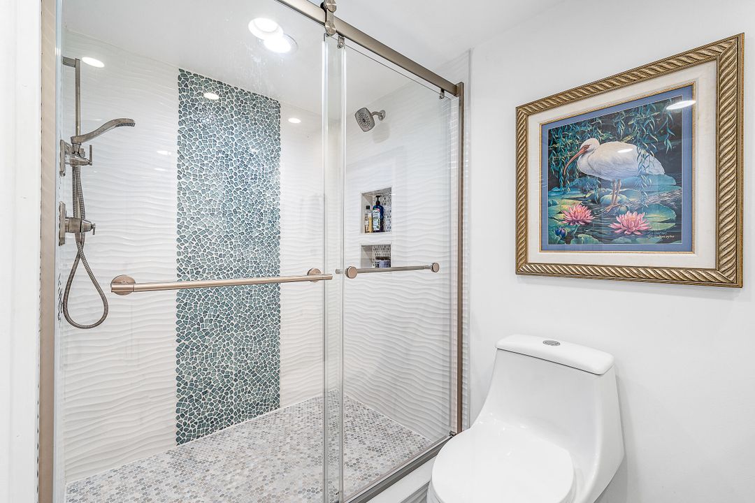 合同活跃: $9,000 (2 贝兹, 2 浴室, 1558 平方英尺)