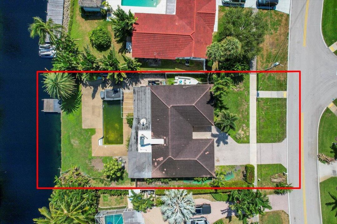 最近售出: $1,099,000 (4 贝兹, 2 浴室, 2513 平方英尺)