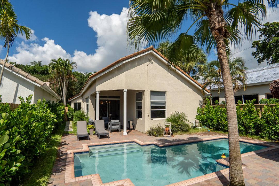 Activo con contrato: $12,995 (2 camas, 2 baños, 1689 Pies cuadrados)