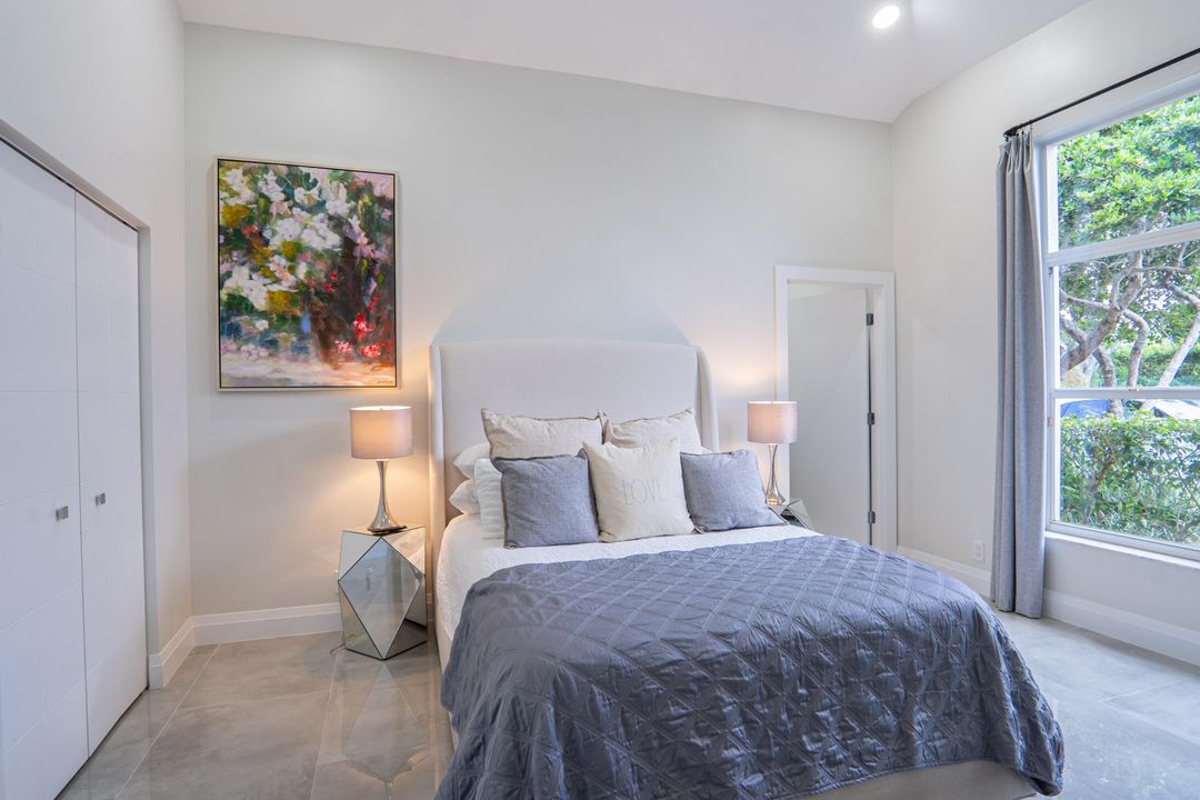 Activo con contrato: $12,995 (2 camas, 2 baños, 1689 Pies cuadrados)