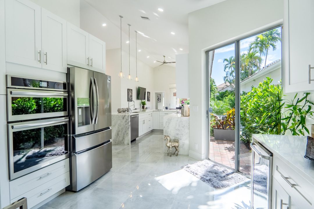 Activo con contrato: $12,995 (2 camas, 2 baños, 1689 Pies cuadrados)