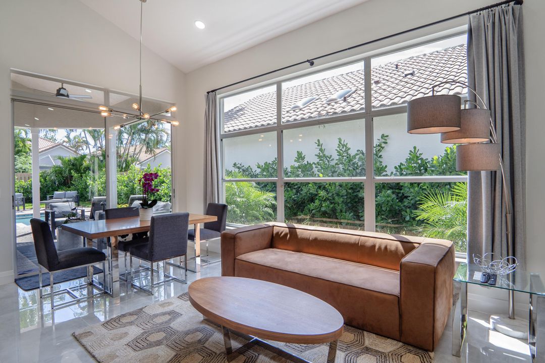 Activo con contrato: $12,995 (2 camas, 2 baños, 1689 Pies cuadrados)